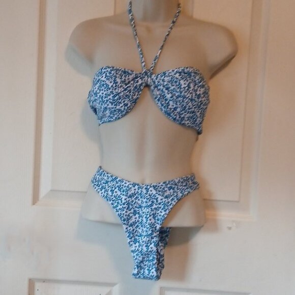 WDIRARA Women's 2 Piece Bandeau Floral Swimsuit Size Medium NWOT - Picture 2 of 7